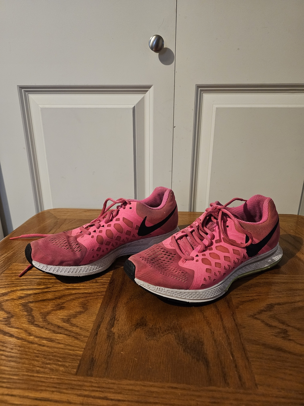 Nike Women’s Pink Running Shoes Pegasus 31 Sz 8